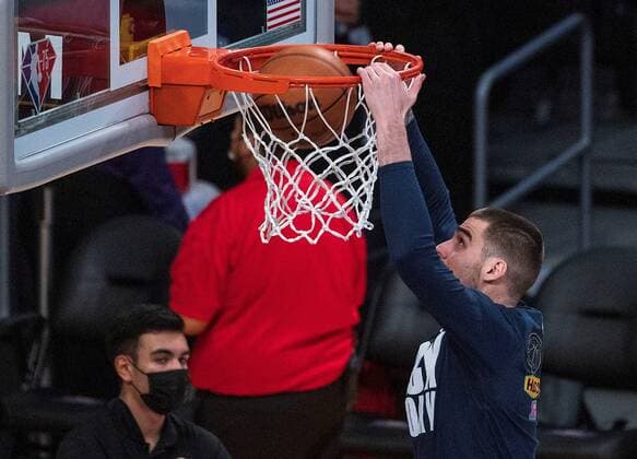 Juancho Hernangomez 41 of the Utah Jazz warmups prior to the NBA, Basketball Herren, USA game between Los Angeles Lakers and Utah Jazz, at Crypto.com Arena in Los Angeles, California, United States, 16 February 2022. Los Angeles Lakers vs. Utah Jazz !ACHTUNG: NUR REDAKTIONELLE NUTZUNG!  Copyright: xJavierxRojasx AME6433 20220217-037581333f50426464d3d94d7b3afd052a5c9559
