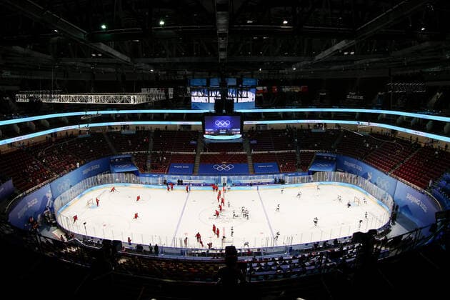 BEIJING, CHINA - FEBRUARY 17, 2022: Players warm up ahead of the women s Ice hockey, Eishockey gold medal match between Canada and the US at the Wukesong Arena as part of the 2022 Winter Olympic Games, Olympische Spiele, Olympia, OS Sergei Bobylev TASS  TS123B1E