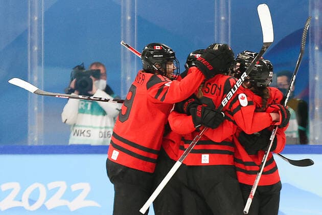 BEIJING, CHINA - FEBRUARY 17, 2022: Members of the Canadian women s Ice hockey, Eishockey team celebrate a goal scored against the US in their gold medal match at the Wukesong Arena as part of the 2022 Winter Olympic Games, Olympische Spiele, Olympia, OS Sergei Bobylev TASS  TS123B26