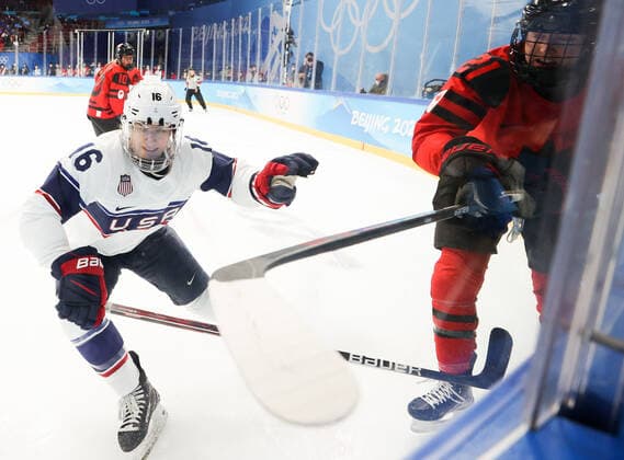 BEIJING, CHINA - FEBRUARY 17, 2022: Hayley Scamurra (L) of the US and Ashton Bell of Canada in their Ice hockey, Eishockey gold medal match at the Wukesong Arena as part of the 2022 Winter Olympic Games, Olympische Spiele, Olympia, OS Sergei Bobylev TASS  TS123B28
