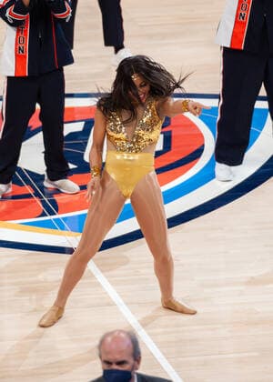 OKLAHOMA CITY, OK - FEBRUARY 16: Langston University Marching Band performing halftime of the Oklahoma City Thunder versus San Antonio Spurs on February 16, 2022, at the Paycom Center in Oklahoma City, Oklahoma. (Photo by Torrey Purvey Icon Sportswire) NBA, Basketball Herren, USA FEB 16 Spurs at Thunder Icon190721080967