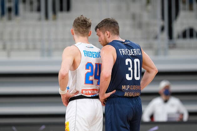 Vincent Friederici Syntainics MBC, 24 and Leon Friederici MLP Academics Heidelberg, 30 , MLP Academics Heidelberg vs Syntainics MBC, basketball, easyCredit Bundesliga, 22 match day, season 2021 2022, 16 02 2022, MLP Academics Heidelberg vs Syntainics MBC, basketball, easyCredit Bundesliga, 22 match day, season 2021 2022, 16 02 2022, Heidelberg Copyright: xEibner-Pressefotox EP_EER