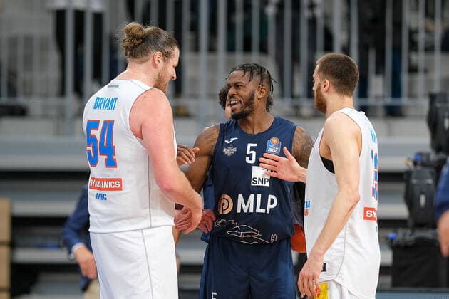 Shyron Ely MLP Academics Heidelberg, 5 and John Bryant Syntainics MBC, 54 after the game, MLP Academics Heidelberg vs Syntainics MBC, basketball, easyCredit Bundesliga, 22 match day, season 2021 2022, 16 02 2022, MLP Academics Heidelberg vs Syntainics MBC, basketball, easyCredit Bundesliga, 22 match day, season 2021 2022, 16 02 2022, Heidelberg Copyright: xEibner-Pressefotox EP_EER