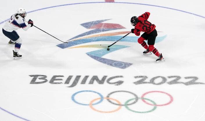 China Olympics 2022 Ice hockey, Eishockey Women Canada - US 8117711 17.02.2022 Megan Bozek, of the United States, vies with Canada s Sarah Nurse in the women s ice hockey gold medal match between Canada and the United States during the Beijing 2022 Winter Olympic Games, Olympische Spiele, Olympia, OS at Wukesong Sports Centre in Beijing, China. Alexander Vilf Sputnik Beijing China  Copyright: xAlexanderxVilfx