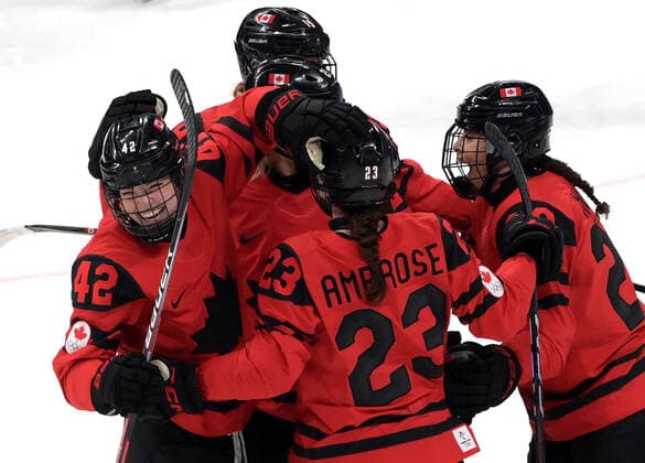 (220217) -- BEIJING, Feb. 17, 2022 -- Athletes of Canada celebrate scoring during the Ice hockey, Eishockey women s gold medal game of Beijing 2022 Winter Olympics between Canada and the United States at Wukesong Sports Centre in Beijing, capital of China, Feb. 17, 2022. ) (XHTP)(BEIJING2022)CHINA-BEIJING-OLYMPIC Winter games, Winterspiele,Spiele, Summer games ICE HOCKEY-WOMEN S GOLD MEDAL GAME-CAN VS USA (CN) LixAn 