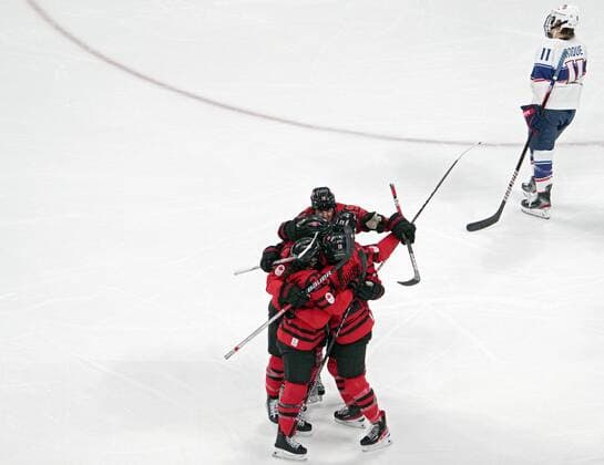 China Olympics 2022 Ice hockey, Eishockey Women Canada - US 8117683 17.02.2022 Canada s players celebrate a goal during the women s ice hockey gold medal match of the Beijing 2022 Winter Olympic Games, Olympische Spiele, Olympia, OS between Canada and the United States at Wukesong Sports Centre in Beijing, China. Alexander Vilf Sputnik Beijing China  Copyright: xAlexanderxVilfx