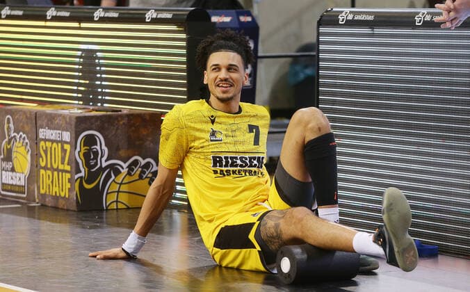 Ludwigsburg , Basketball easycredit BBL Bundesliga . MHP Riesen Ludwigsburg vs. BG Göttingen , Jonathan Bähre ( Riesen )