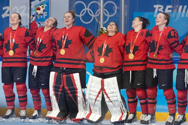 February 17, 2022, BEIJING, HEBEI, China: Wukesong Sports Centre: Ice hockey, Eishockey ¢â‚¬WomenÃ¢â‚¬â ¢s GOLD match USA vs Canada. CANADAÃ¢â‚¬â ¢S team MEMBERS sing their anthem as their GOLD medals dangle after the win. BEIJING China - ZUMAa35_ 20220217_zaf_a35_029 Copyright: xDanielxA.xAndersonx