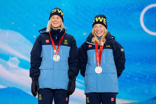 220217 Maja Dahlqvist and Jonna Sundling of Sweden with their silver medals at the medal ceremony for women s cross country skiing team sprint during day 13 of the 2022 Winter Olympics on February 17, 2022 in Zhangjiakou Photo Vegard Grott BILDBYRAN kod VG JM0291 bbeng olympic games olympics Winter Olympics Olympic Games Winter Olympics Beijing Olympic Games Beijing Beijing 2022 Beijing 2022 Beijing 2022 Olympic Games Beijing 2022 Winter Olympic Games Beijing Os Beijing Olympics Winter Olympics Medal Ceremony Medal Ceremony Sprint Team Sprint Sweden Silver Jubilation,  Copyright: VEGARDxGRoTT BB220217VG005
