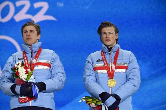 Winners Erik Valnes (left) and Johannes Hoesflot Kläbo of Norway with their gold medals during the victory ceremony of Men s Cross Country Skiing Team Sprint Classic at the Beijing Winter Olympic Games, Olympische Spiele, Olympia, OS in Zhangjiakou on February 17, 2022. Zhangjiakou China LKFTJK20220217135638UENM  Copyright: xMarkkuxUlanderx
