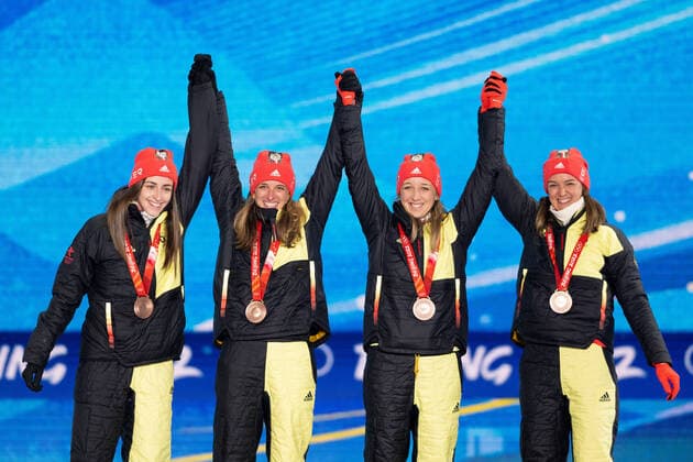 220217 Vanessa Voigt, Vanessa Hinz, Franziska Preuss and Denise Herrmann of Germany at the medal ceremony for women s biathlon 4 x 6 km relay during day 13 of the 2022 Winter Olympics on February 17, 2022 in Zhangjiakou Photo Vegard Grott BILDBYRAN kod VG JM0291 bbeng olympic games olympics winter olympics os ol olympics winter os olympics peking peking Beijing 2022 beijing 2022 beijing 2022 olympic games beijing 2022 winter olympic games beijing os beijing ol winter ol medal ceremony medal ceremony biathlon relay,  Copyright: VEGARDxGRoTT BB220217VG054