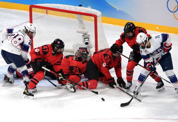 (220217) -- BEIJING, Feb. 17, 2022 -- Athletes vie for the puck during the Ice hockey, Eishockey women s gold medal game of the Beijing 2022 Winter Olympics between Canada and the United States at Wukesong Sports Centre in Beijing, capital of China, Feb. 17, 2022. ) (BEIJING2022)CHINA-BEIJING-OLYMPIC Winter games, Winterspiele,Spiele, Summer games ICE HOCKEY-WOMEN S GOLD MEDAL GAME-CAN VS USA (CN) LixAn 