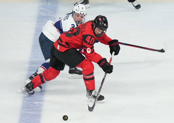 (220217) -- BEIJING, Feb. 17, 2022 -- Blayre Turnbull of Canada tries to control the puck during the Ice hockey, Eishockey women s gold medal game of the Beijing 2022 Winter Olympics between Canada and the United States at Wukesong Sports Centre in Beijing, capital of China, Feb. 17, 2022. ) (BEIJING2022)CHINA-BEIJING-OLYMPIC Winter games, Winterspiele,Spiele, Summer games ICE HOCKEY-WOMEN S GOLD MEDAL GAME-CAN VS USA (CN) MengxYongmin 