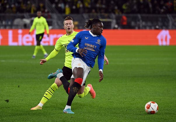 17 02 2022, xjhx, football UEFA Europa League , Borussia Dortmund Glasgow Rangers emspor, v l Marco Reus Borussia Dortmund , Calvin Bassey Glasgow Rangers DFL DFB REGULATIONS PROHIBIT ANY USE OF PHOTOGRAPHS as IMAGE SEQUENCES and or QUASI VIDEO Dortmund