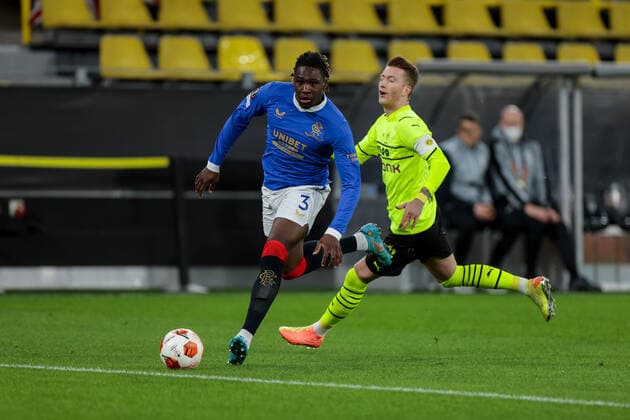 17 02 2022, football, 2021 2022 season, UEFA Europa League, play offs, Borussia Dortmund Glasgow Rangers, v l Calvin Bassey Rangers FC , Marco Reus Borussia Dortmund photo Dennis Ewert RHR FOTO Dortmund Signal Iduna Park NRW Germany xRHR FOTO DEx