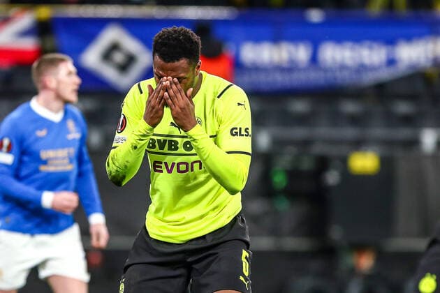 Dan-Axel Zagadou (Borussia Dortmund BVB, 05) unzufrieden, enttäuscht enttaeuscht, GER, Borussia Dortmund BVB vs. Glasgow Rangers FC, K.-o.-Runden-Play-off, Europa League, Spielzeit 2021 2022, 17.02.2022, DFB DFL regulations prohibit any use of photographs as image sequences and or quasi-video., GER, Borussia Dortmund BVB vs. Glasgow Rangers FC, K.-o.-Runden-Play-off, Europa League, Spielzeit 2021 2022, 17.02.2022 Dortmund Copyright: xEibner-Pressefoto GabrielxBoiax EP_EEP