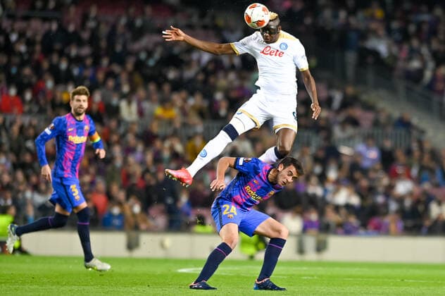 Sport Bilder des Tages February 17, 2022, Barcelona, Spain: Victor Osimhen of SSC Napoli during the UEFA Europa League match between FC Barcelona, Barca and SSC Napoli at Camp Nou in Barcelona, Spain. Barcelona Spain - ZUMAd159 20220217_zia_d159_014 Copyright: xGerardxFrancox