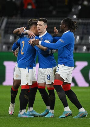 17 02 2022, xjhx, football UEFA Europa League , Borussia Dortmund Glasgow Rangers emspor, v l James Tavernier Glasgow Rangers celebrate the goal, The goal cheer to 0 1 DFL DFB REGULATIONS PROHIBIT ANY USE OF PHOTOGRAPHS as IMAGE SEQUENCES and or QUASI VIDEO Dortmund