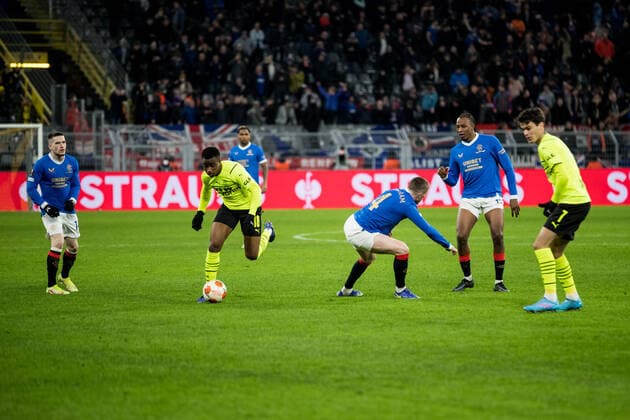 UEFA Europa League, Borussia Dortmund Rangers FC 17 02 2022 Youssoufa Moukoko Borussia Dortmund, 18 plays John Lundstram Rangers FC, 4 off UEFA Europa League, Borussia Dortmund Rangers FC, Dortmund, SIGNAL IDUNA PARK REGULATES PROHIBIT ANY USE OF PHOTOGRAPHS AS IMAGE SEQUENCES AND OR QUASI VIDEO Copyright: xBEAUTIFULxSPORTS Wunderlx