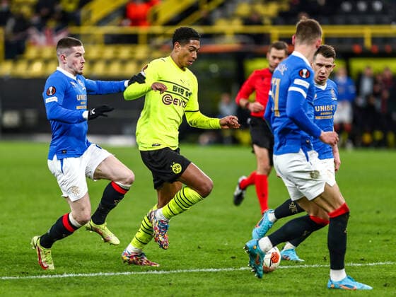Jude Bellingham Borussia Dortmund BVB, 22 on the ball, in action, individual action, GER, Borussia Dortmund BVB vs Glasgow Rangers FC, K o rounds play off, Europa League, season 2021 2022, 17 02 2022, DFB DFL regulations prohibit any use of photographs as image sequences and or quasi video , GER, Borussia Dortmund BVB vs Glasgow Rangers FC, K o rounds play off, Europa League, season 2021 2022, 17 02 2022 Dortmund Copyright: xEibner-Pressefoto GabrielxBoiax EP_EEP