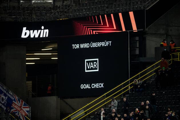 UEFA Europa League, Borussia Dortmund Rangers FC 17 02 2022 video evidence after 1 4 UEFA Europa League, Borussia Dortmund Rangers FC, Dortmund, SIGNAL IDUNA PARK REGULATES PROHIBIT ANY USE OF PHOTOGRAPHS AS IMAGE SEQUENCES AND OR QUASI VIDEO Copyright: xBEAUTIFULxSPORTS Wunderlx