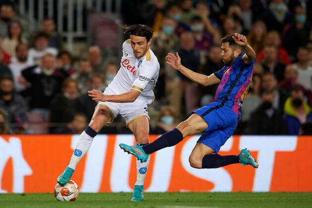FC Barcelona, Barca v SSC Napoli: Knockout Round Play-Off Leg One - UEFA Europa League Eljif Elmas of Napoli and Jordi Alba of Barcelona compete for the ball during the UEFA Europa League Knockout Round Play-Off Leg One match between FC Barcelona and SSC Napoli at Camp Nou on February 17, 2022 in Barcelona, Spain. Barcelona Spain  Copyright: xJosexBretonx originalFilename:breton-fcbarcel220217_npdSZ.jpg