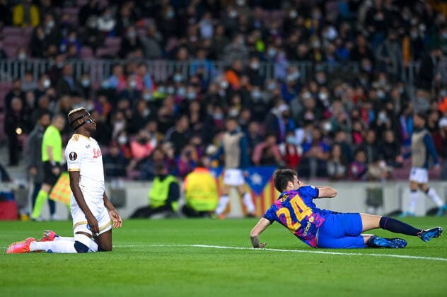 17th February 2022 Camp Nou Barcelona Spain UEFA Europa League FC Barcelona vs Napoli Pedri Gonzalez Barca and Victor Osimhen Napoli Barcelona Barcelona Barcelona Spain Futbol Copyright: xGerardxFrancox xAgenciaxLOFx