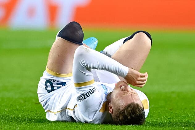 February 17, 2022, Barcelona, Spain: Piotr Zielinski of SSC Napoli during the UEFA Europa League match between FC Barcelona, Barca and SSC Napoli at Camp Nou in Barcelona, Spain. Barcelona Spain - ZUMAd159 20220217_zia_d159_048 Copyright: xGerardxFrancox