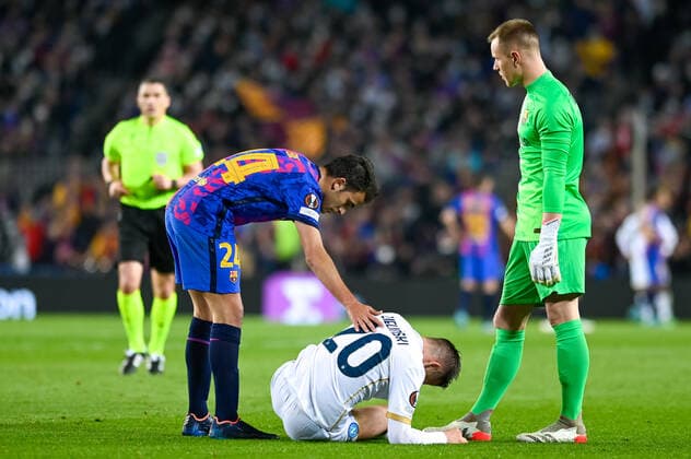 February 17, 2022, Barcelona, Spain: Piotr Zielinski of SSC Napoli during the UEFA Europa League match between FC Barcelona, Barca and SSC Napoli at Camp Nou in Barcelona, Spain. Barcelona Spain - ZUMAd159 20220217_zia_d159_049 Copyright: xGerardxFrancox