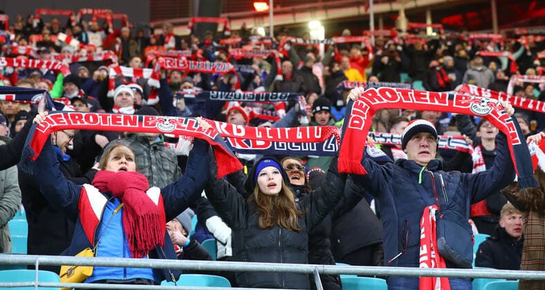 RB Leipzig San Sebastian 17 02 2022 Leipzig, 17 02 2022, Red Bull Arena, Football, UEFA Europa League, Play Off Round , RB Leipzig GER vs Real Sociedad San Sebastian ESP , In picture Fans of RB Leipzig , UEFA regulations prohibit any use of photographs as image sequences and or quasi video , Picture Point