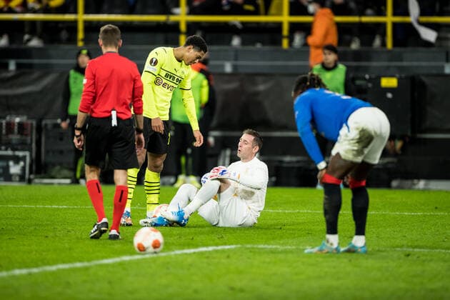 UEFA Europa League, Borussia Dortmund Rangers FC 17 02 2022 Allan McGregor Rangers FC, 1 must be treated UEFA Europa League, Borussia Dortmund Rangers FC, Dortmund, SIGNAL IDUNA PARK REGULATES PROHIBIT ANY USE OF PHOTOGRAPHS AS IMAGE SEQUENCES AND OR QUASI VIDEO Copyright: xBEAUTIFULxSPORTS Wunderlx