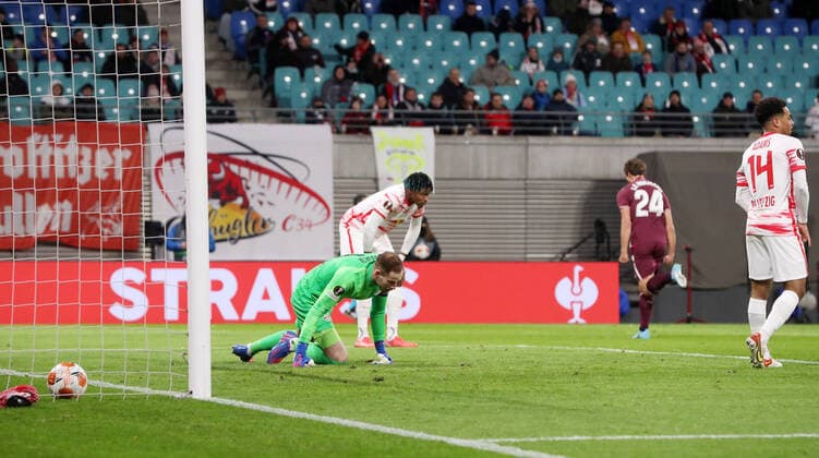 RB Leipzig San Sebastian 17 02 2022 Leipzig, 17 02 2022, Red Bull Arena, Football, UEFA Euro League, Ko Round PlayOff, First leg , RB Leipzig vs Real Sociedad San Sebastian , In picture fans of San Sebastian Robin Le Normand 24, San Sebastian scores 0 1, , UEFA regulations prohibit any use of photographs as image sequences and or quasi video