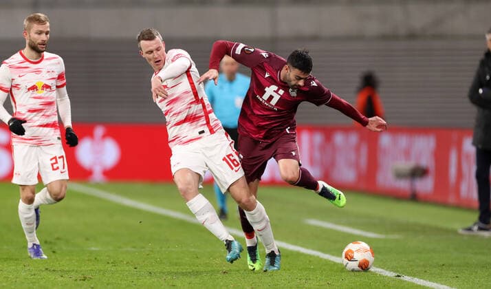 RB Leipzig San Sebastian 17 02 2022 Leipzig, 17 02 2022, Red Bull Arena, Football, UEFA Euro League, Ko Round PlayOff, First leg , RB Leipzig vs Real Sociedad San Sebastian , Pictured from left Konrad Laimer 27, RB Leipzig , Lukas Klostermann 16, RB Leipzig , Diego Rico 15, San Sebastian , UEFA regulations prohibit any use of photographs as image sequences and or quasi video