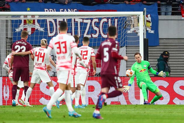 17 02 2022, xtgx, football UEFA European League, RB Leipzig Real Sociedad San Sebastian emspor, v l Robin Le Normand Sociedad, 24 shoots goal, goalkeeper, scores goal, scores the goal 0 1 DFL DFB REGULATIONS PROHIBIT ANY USE OF PHOTOGRAPHS AS IMAGE SEQUENCES AND OR QUASI VIDEO Leipzig