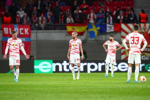 17 02 2022, xtgx, football UEFA European League, RB Leipzig Real Sociedad San Sebastian emspor, v l Dani Olmo Leipzig, 25 , Kevin Kampl Leipzig, 44 , Josko Gvardiol Leipzig, 32 , Andre Silva Leipzig, 33 disappointed, looks disappointed, dejected, disappointed DFL DFB REGULATES PROHIBIT ANY USE OF PHOTOGRAPHS as IMAGE SEQUENCES and or QUASI VIDEO Leipzig