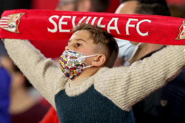 Sevilla FC v Dinamo Zagreb: Knockout Round Play-Offs Leg One - UEFA Europa League Sevilla supporter cheer in the stands during the UEFA Europa League Knockout Round Play-Offs Leg One match between Sevilla FC and Dinamo Zagreb at Estadio Ramon Sanchez Pizjuan on February 17, 2022 in Seville, Spain. GoranxStanzl PIXSELL