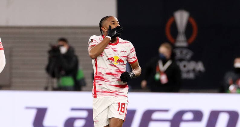 RB Leipzig - San Sebastian 17.02.2022 Leipzig, 17.02.2022, Red Bull Arena, Fussball, UEFA EURO, EM, Europameisterschaft,Fussball League, Ko Runde PlayOff, Hinspiel , RB Leipzig vs. Real Sociedad San Sebastian , Im Bild; Tor für RB Leipzig. Christopher Nkunku (18, RB Leipzig) trifft zum 1:1 und jubelt. , UEFA regulations prohibit any use of photographs as image sequences and or quasi-video.