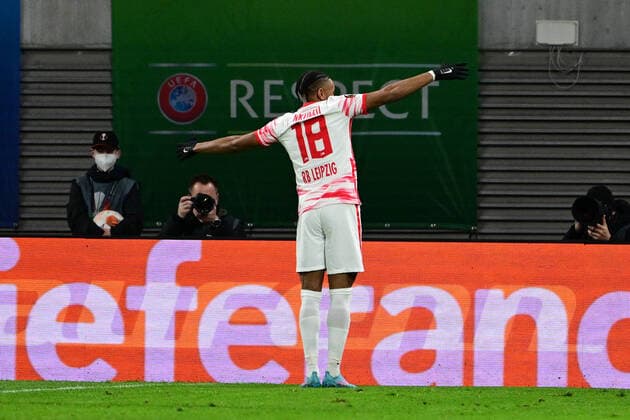 Goal celebration to 1 1 by Christopher Nkunku 18 Leipzig , RB Leipzig vs Real Sociedad, Europa League, PLayoff first leg, 17 02 2022 Copyright: xkolbert-press MarcxNiemeyerx