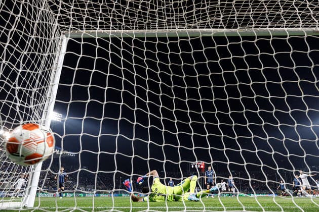 Juan Musso (Atalanta BC) canÃ¢& x80;& x99;t save Tiquinho Soares (Olympiacos FC) goal during Atalanta BC vs Olympiakos, football Europa League match in Bergamo, Italy, February 17 2022  Copyright: xFrancescoxScaccianocex xIPAx xx 0