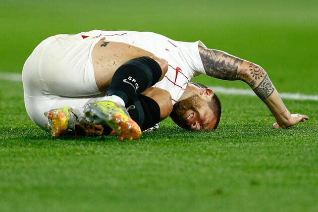 Mandatory Credit: Photo by Antonio Pozo PRESSINPHOTO Shutterstock (12811890b) Alejandro Dario Papu Gomez of Sevilla FC during the UEFA Europa League match between Sevilla FC and Dinamo Zagreb played at Sanchez Pizjuan Stadium on February 17, 2022 in Sevilla, Spain. (Photo by Antonio Pozo PRESSINPHOTO) ESP: Sevilla FC v Dinamo Zagreb. UEFA Champions League Editorial use only ESP: Sevilla FC v Dinamo Zagreb. UEFA Champions League Editorial use only  Copyright: xAntonioxPozo PRESSINPHOTO Shutterstockx 12811890b