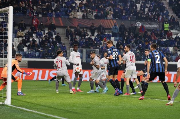 Bergamo, Italy, 17th February 2022. Berat Djimsiti of Atalanta scores his second goal to give the side a 2-1 lead during the UEFA Europa League match at Gewiss Stadium, Bergamo. Picture credit should read: Jonathan Moscrop Sportimage EDITORIAL USE ONLY. No use with unauthorised audio, video, data, fixture lists, club league logos or live services. Online in-match use limited to 120 images, no video emulation. No use in betting, games or single club league player publications. SPI-1536-0009