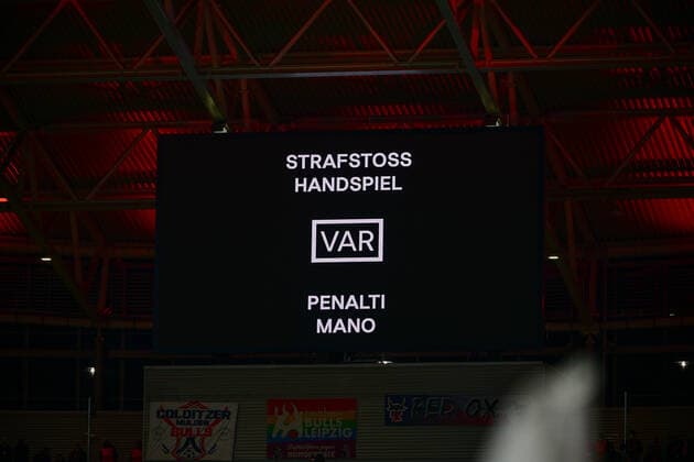 Video evidence VAR, RB Leipzig vs Real Sociedad, Europa League, PLayoff first leg, 17 02 2022 Copyright: xkolbert-press MarcxNiemeyerx