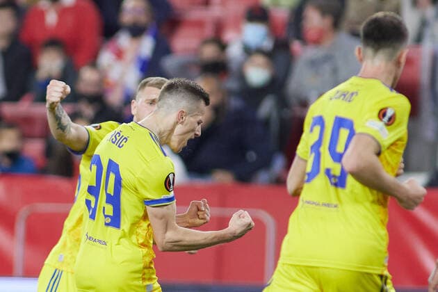February 17, 2022, SEVILLA, SEVILLA, SPAIN: Mislav Orsic of Dinamo Zagreb celebrates a goal during the UEFA Europa League Knockout Round Play-Offs Leg One match between Sevilla FC and Dinamo Zagreb at Ramon Sanchez-Pizjuan stadium on February 17, 2022, in Sevilla, Spain. SEVILLA SPAIN - ZUMAa181 20220217_zaa_a181_115 Copyright: xJoaquinxCorcherox