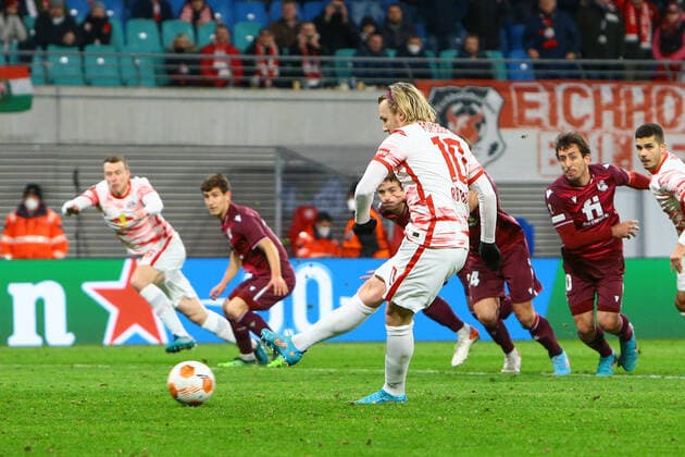 17 02 2022, xtgx, football UEFA European League, RB Leipzig Real Sociedad San Sebastian emspor, v l DFL DFB REGULATIONS PROHIBIT ANY USE OF PHOTOGRAPHS as IMAGE SEQUENCES and or QUASI VIDEO Leipzig