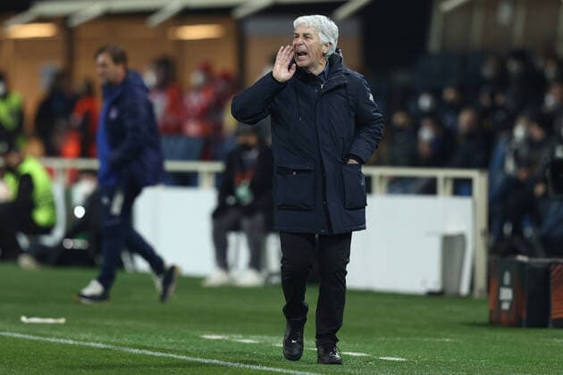 February 17, 2022, Bergamo, Italy: Bergamo, Italy, Gewiss Stadium, February 17, 2022, Gian Piero Gasperini (Atalanta BC) gestures during Atalanta BC vs Olympiakos - football Europa League match. football Europa League match - Atalanta BC vs Olympiakos, Bergamo, Italy  - ZUMAl164 20220217_zsa_l164_026 Copyright: xFrancescoxScaccianocex