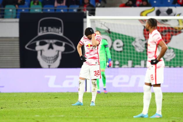 17 02 2022, xtgx, football UEFA European League, RB Leipzig Real Sociedad San Sebastian emspor, v l Josko Gvardiol Leipzig, 32 disappointed, looks disappointed, dejected, disappointed DFL DFB REGULATES PROHIBIT ANY USE OF PHOTOGRAPHS AS IMAGE SEQUENCES AND OR QUASI VIDEO Leipzig