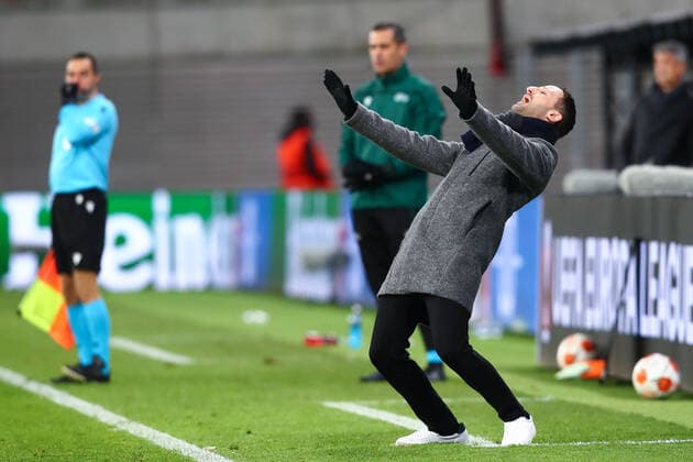 17 02 2022, xtgx, football UEFA European League, RB Leipzig Real Sociedad San Sebastian emspor, v l Domenic Tedesco Leipzig, coach gives instructions, gestures with arms, gesticulate, gives instructions DFL DFB REGULATES PROHIBIT ANY USE OF PHOTOGRAPHS AS IMAGE SEQUENCES AND OR QUASI VIDEO Leipzig