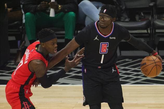Reggie Jackson (R) of the LA Clippers is guarded by Dennis Schroder of the Houston Rockets, during a NBA, Basketball Herren, USA game at the Crypto.com Arena in Los Angeles, CA, 17 February 2022. Los Angeles Clippers - Houston Rockets !ACHTUNG: NUR REDAKTIONELLE NUTZUNG!  Copyright: xPHILLIPxKIMx AME6673 20220218-38026c4857cb4158cc53547626b8d990a04a0ed6
