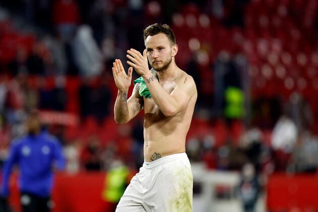 February 17, 2022, Seville, Seville, Spain: Ivan Rakitic of Sevilla CF celebrate winning during the UEFA Europa League match between Sevilla FC and GNK Dinamo Zagreb at Ramon Sanchez Pizjuan on Febraury 17, 2022 in Seville, Spain. Seville Spain - ZUMAd159 0151231943st Copyright: xJosexLuisxContrerasx