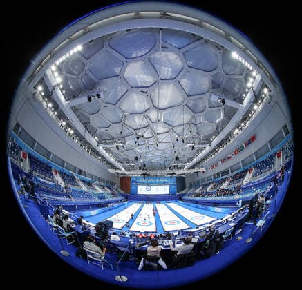 (220218) -- BEIJING, Feb. 18, 2022 -- Athletes of the United States (2nd L) compete during the curling man s bronze medal game of the Beijing 2022 Winter Olympics between Canada and the United States at the National Aquatics center in Beijing, China, Feb.18, 2022. ) (XHTP)(BEIJING 2022)CHINA-BEIJING-OLYMPIC Winter games, Winterspiele,Spiele, Summer games CURLING-MAN-BRONZE MEDAL-USA vs CAN YangxLei 